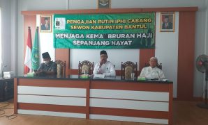 H. Hasyim Turmudzi (Ketua IPHI Sewon) paling kanan.